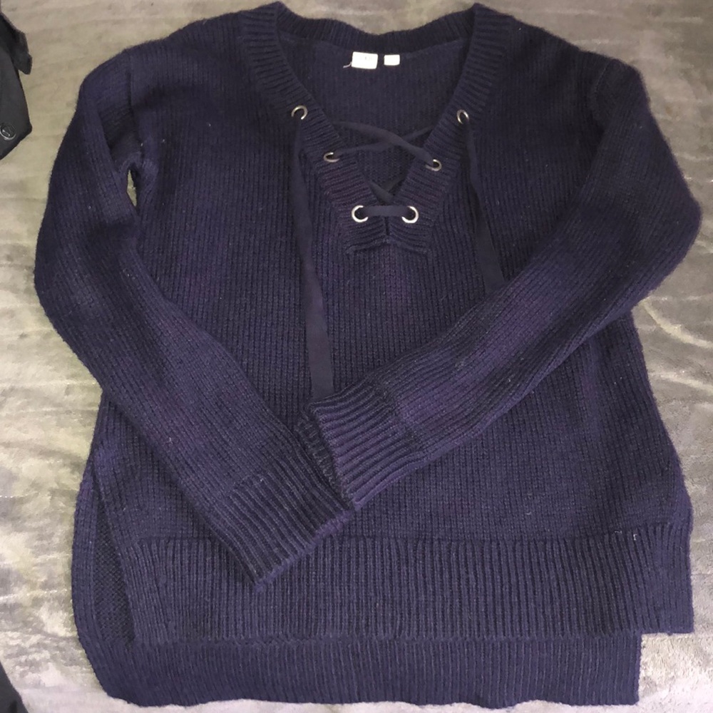 Gap navy sweater